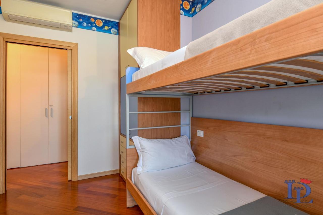 Desenzanoloft Official Partner Marriott Homes & Villas -Butterfly And 5 Pools Family Apartment 데센자노델가르다 외부 사진
