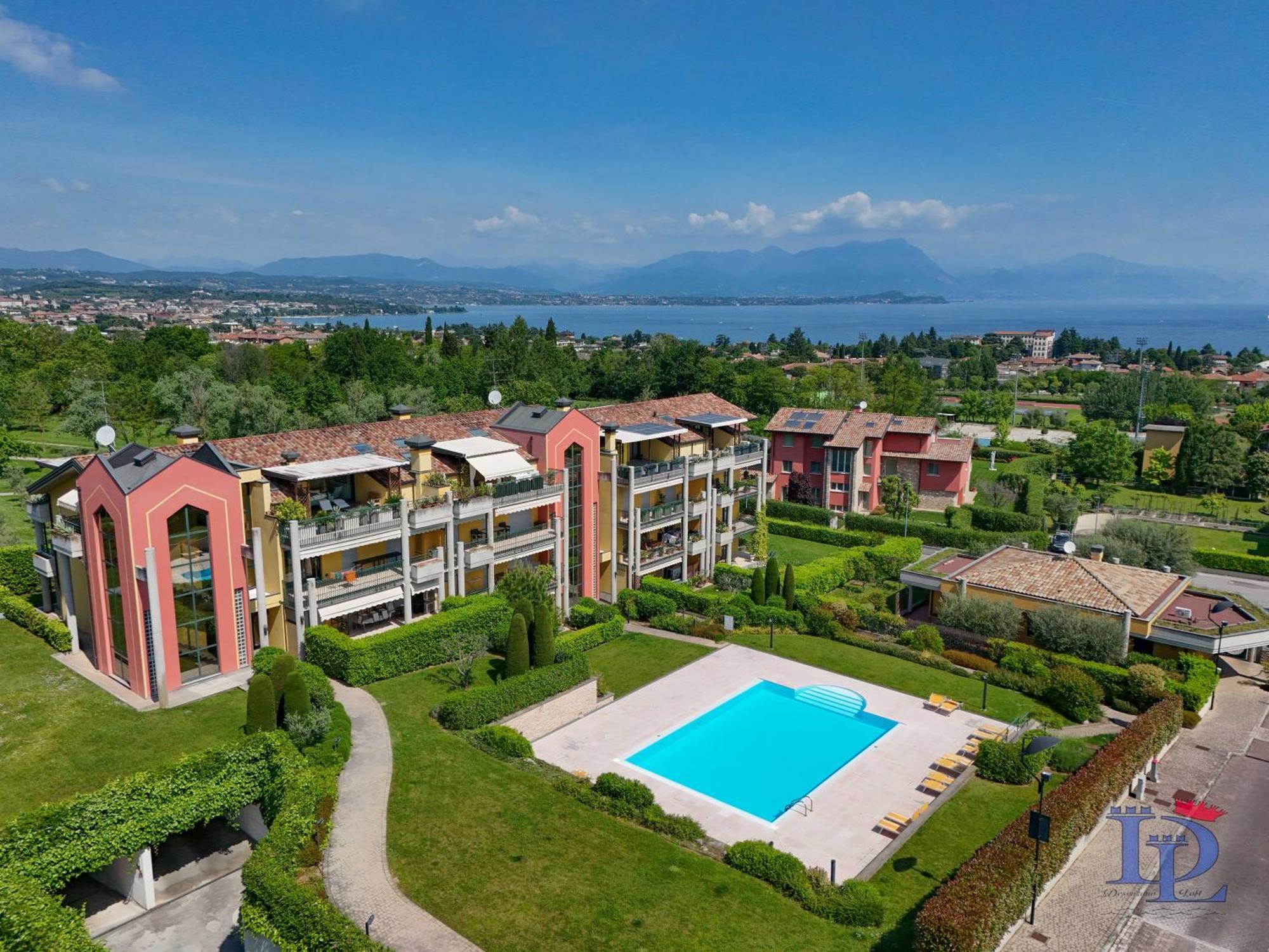 Desenzanoloft Official Partner Marriott Homes & Villas -Butterfly And 5 Pools Family Apartment 데센자노델가르다 외부 사진