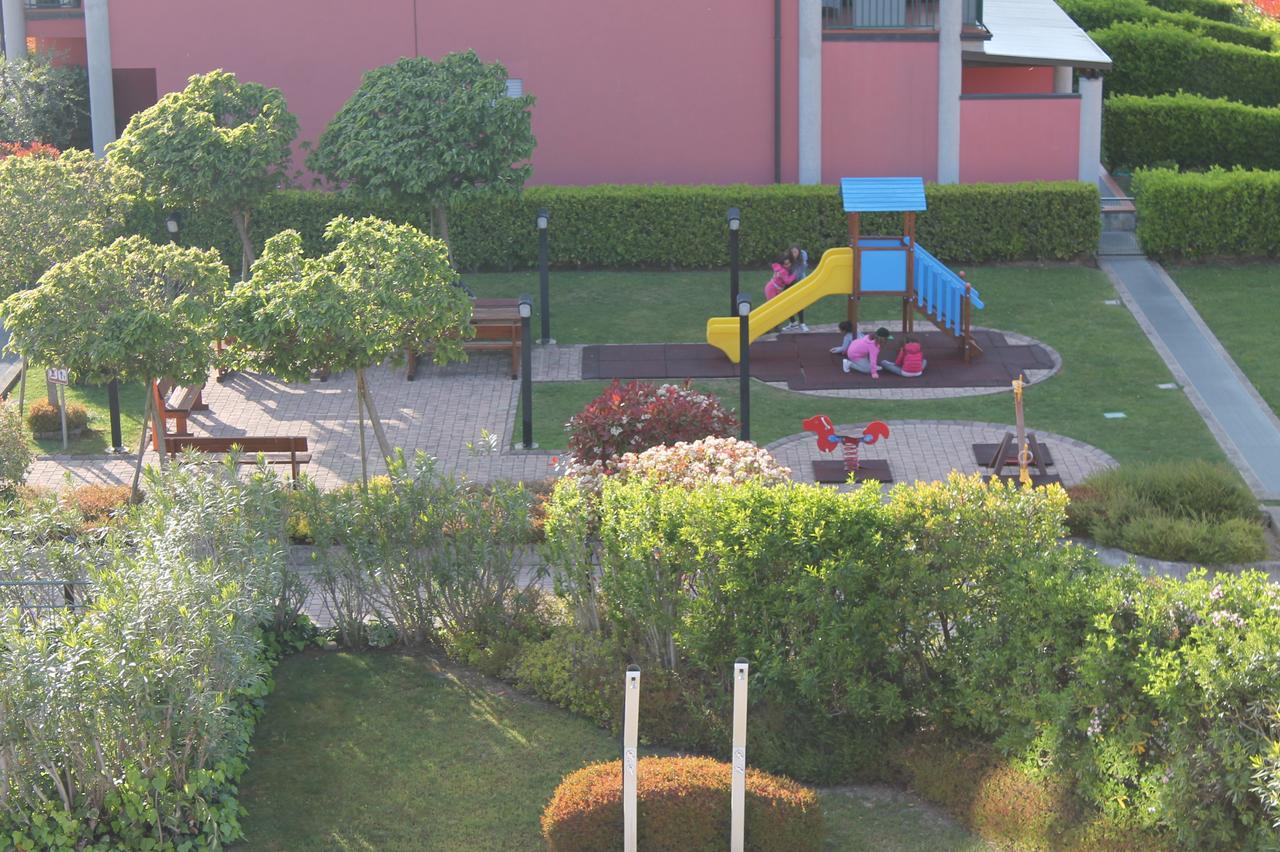Desenzanoloft Official Partner Marriott Homes & Villas -Butterfly And 5 Pools Family Apartment 데센자노델가르다 외부 사진